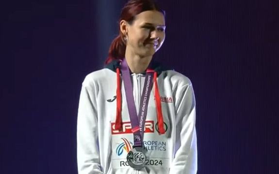 Angelina Topić čudo od deteta - Osvojila srebrnu medalju na Evropskom prvenstvu u Rimu! (VIDEO)