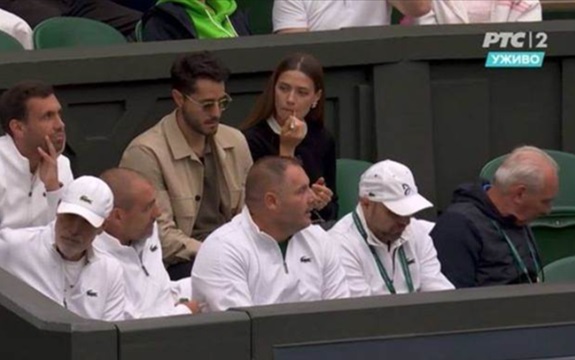 O njenoj lepoti svi pričaju: Ko je atraktivna dama iz lože Novaka Djokovića na Wimbledon-u? (FOTO)