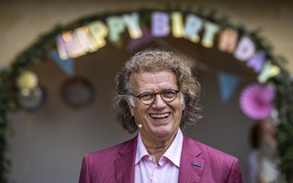 Proslavio 75. rođendan! André Rieu u Beogradskoj areni: Veče ispunjeno muzikom i čarolijom! (FOTO)