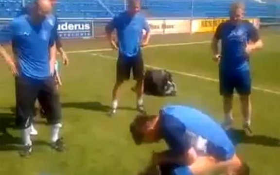 Mnogo dobar štos nemačkih fudbalera (Video)