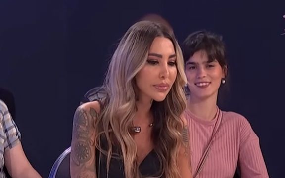 Potpuni haos u studiju: Janjuš se uključio u emisiju, Aneli potpuno zanemela! (VIDEO)