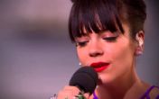 SKANDAL: Lily Allen imala odnose sa kolegom u avionu, a onda je sve saznala njegova žena!