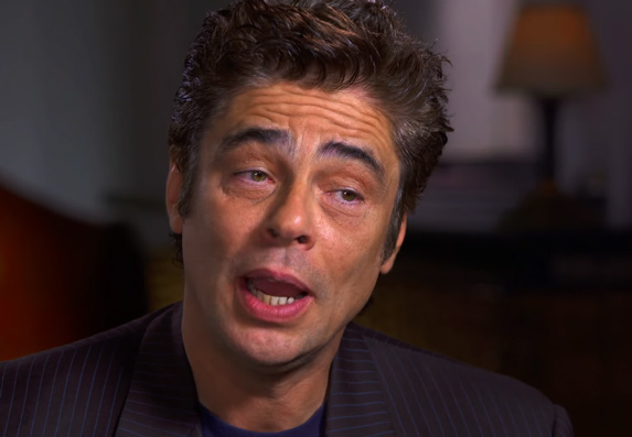 Benicio Del Toro u sakou