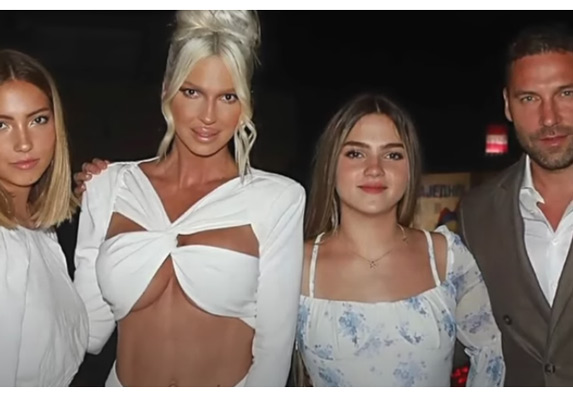 Jelena Karleuša i Duško Tošić sa ćerkama