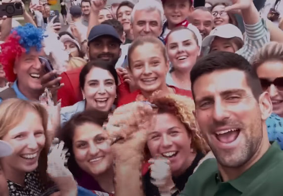 Najbolji teniser sveta sa obožavaocima - selfi